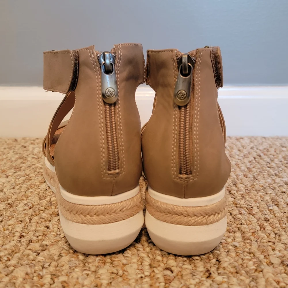 Adrienne Vittadini Tan Wedge Sandals - Picture 3 of 9